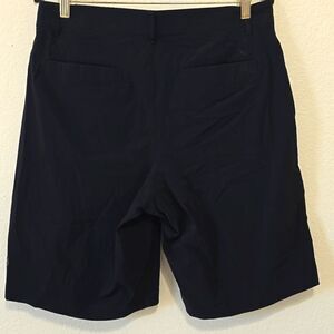 Lululemon Shorts Men 34 Black Chino Relaxed Stretch Flat Front Lightweight